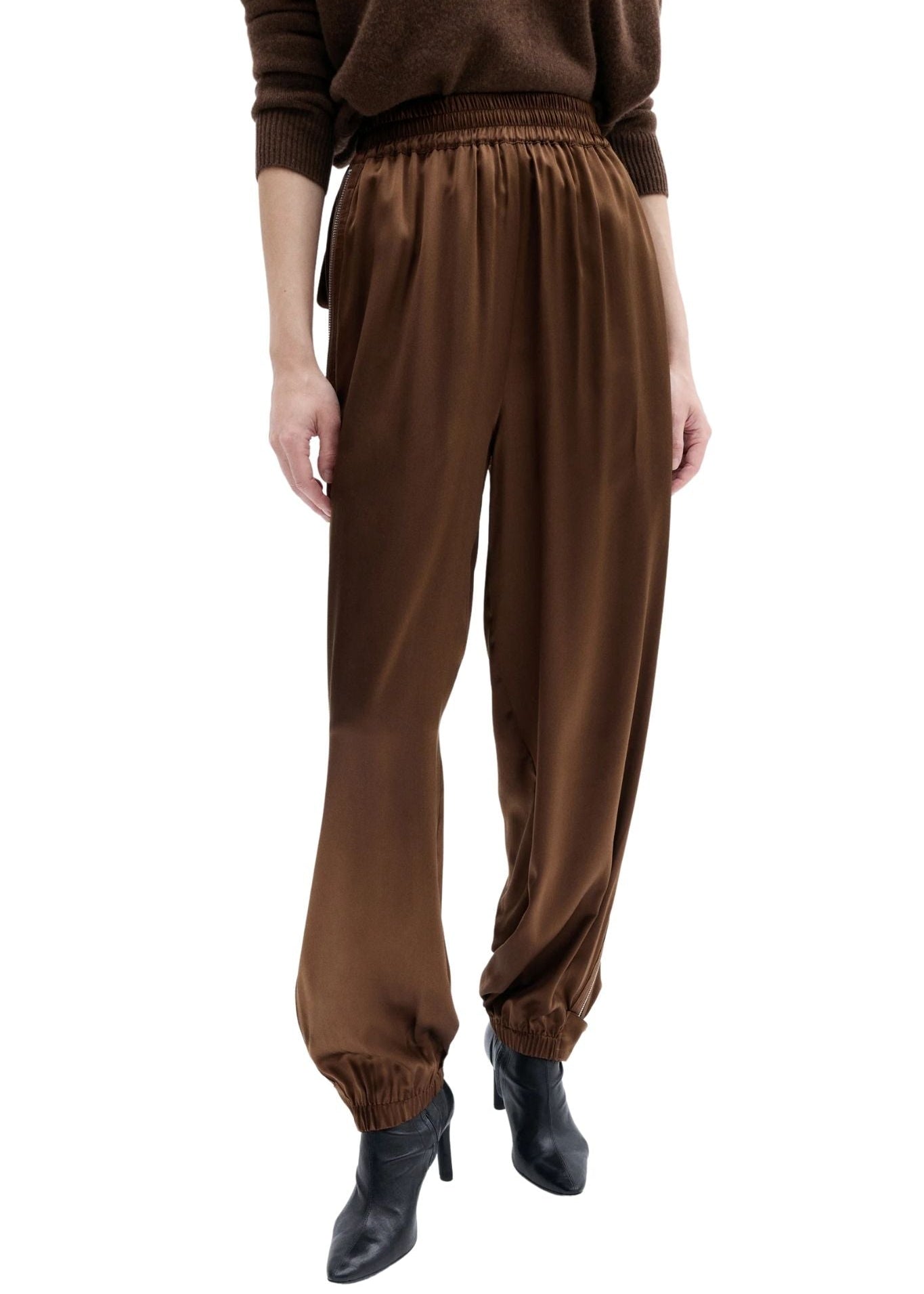 CO Articulated Vented Pant - Vermillion