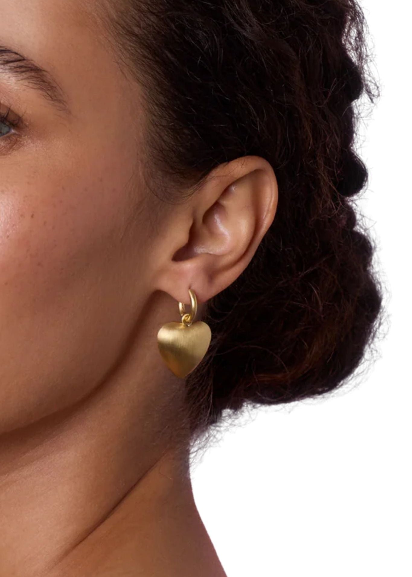 Irene Neuwirth Flat Gold 18k Yellow Gold Domed Heart Shape on Huggies - Vermillion