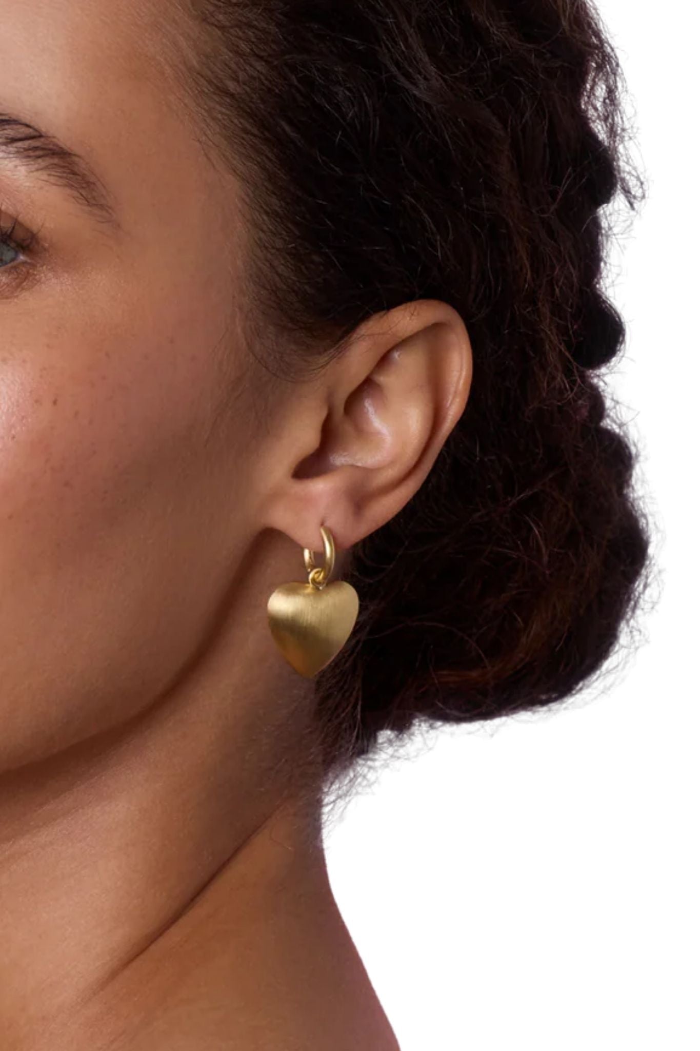 Irene Neuwirth Flat Gold 18k Yellow Gold Domed Heart Shape on Huggies - Vermillion