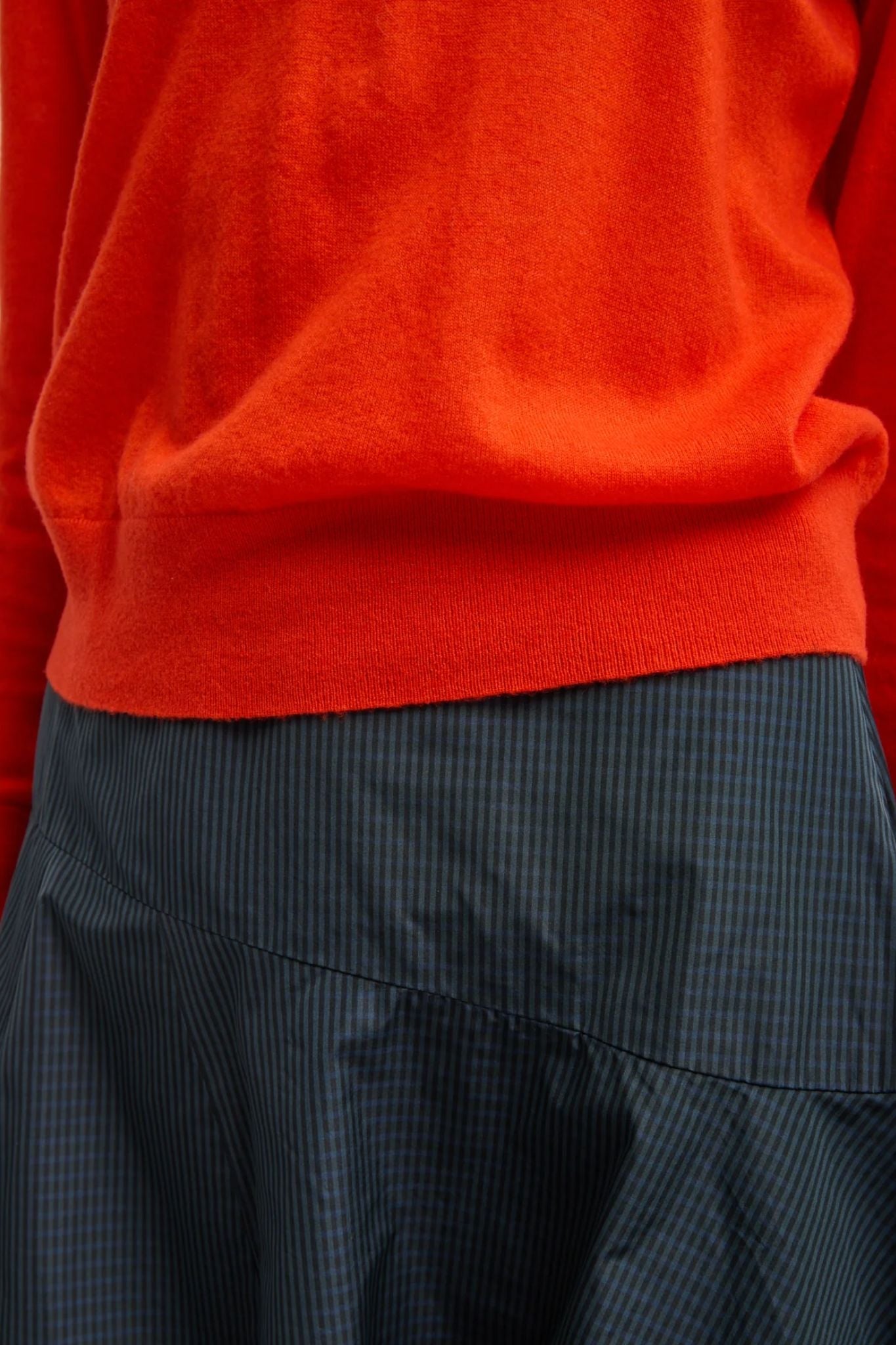 Tibi Skinlike Mercerized Wool Shrunken Vneck Sweater - Vermillion