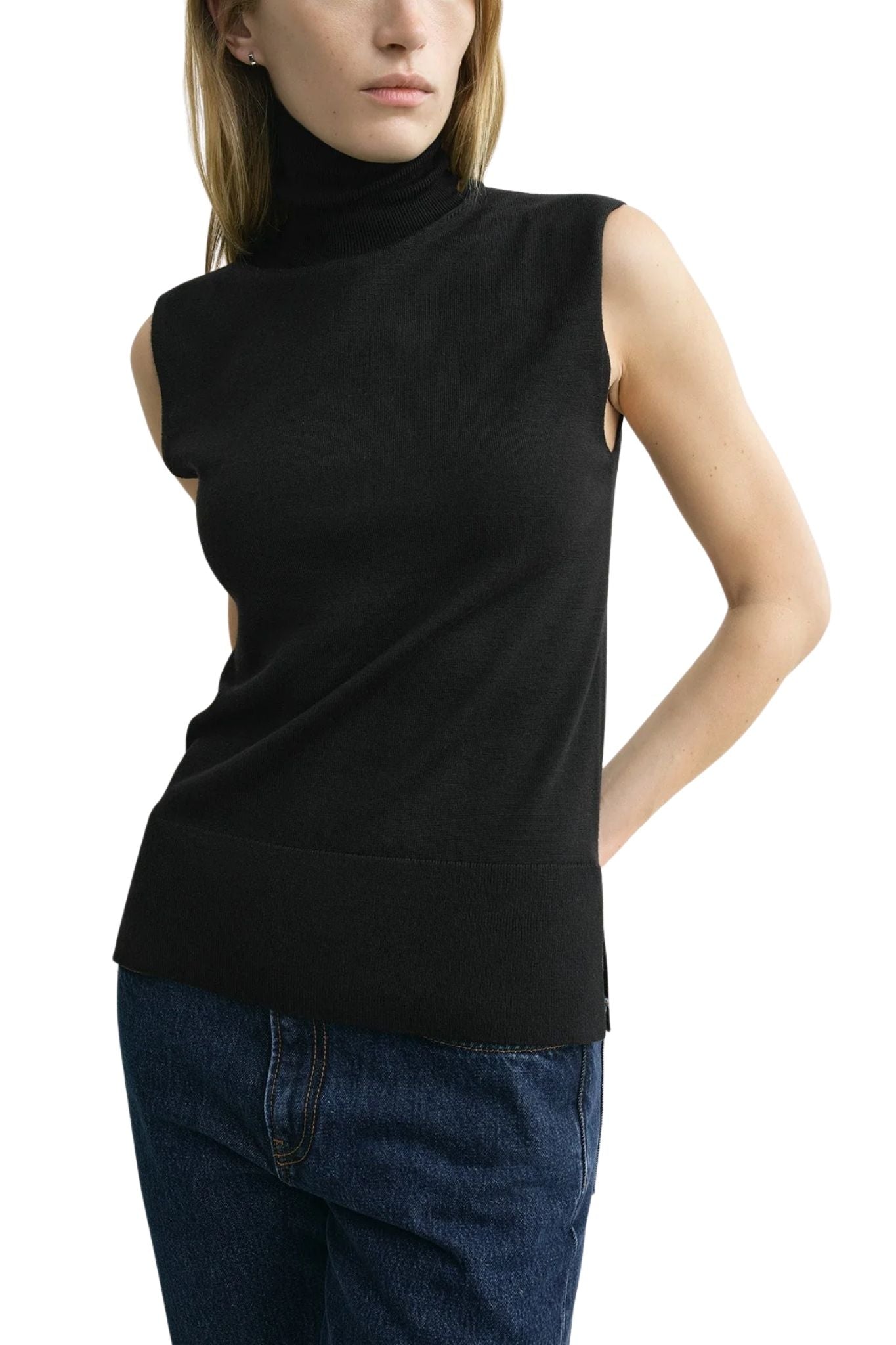 Toteme Sleeveless Fine Turtleneck - Vermillion