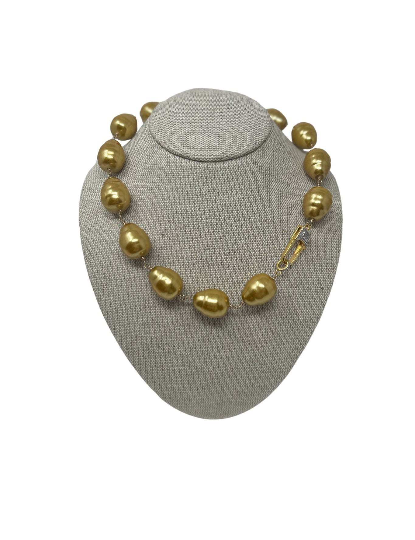 V585 The Woods Short Gold Pearl and Brass Necklace - Vermillion